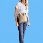 Monique, the casual bucket bag with various carrying options