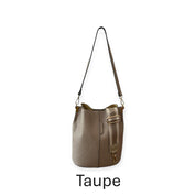 Monique, the casual bucket bag with various carrying options