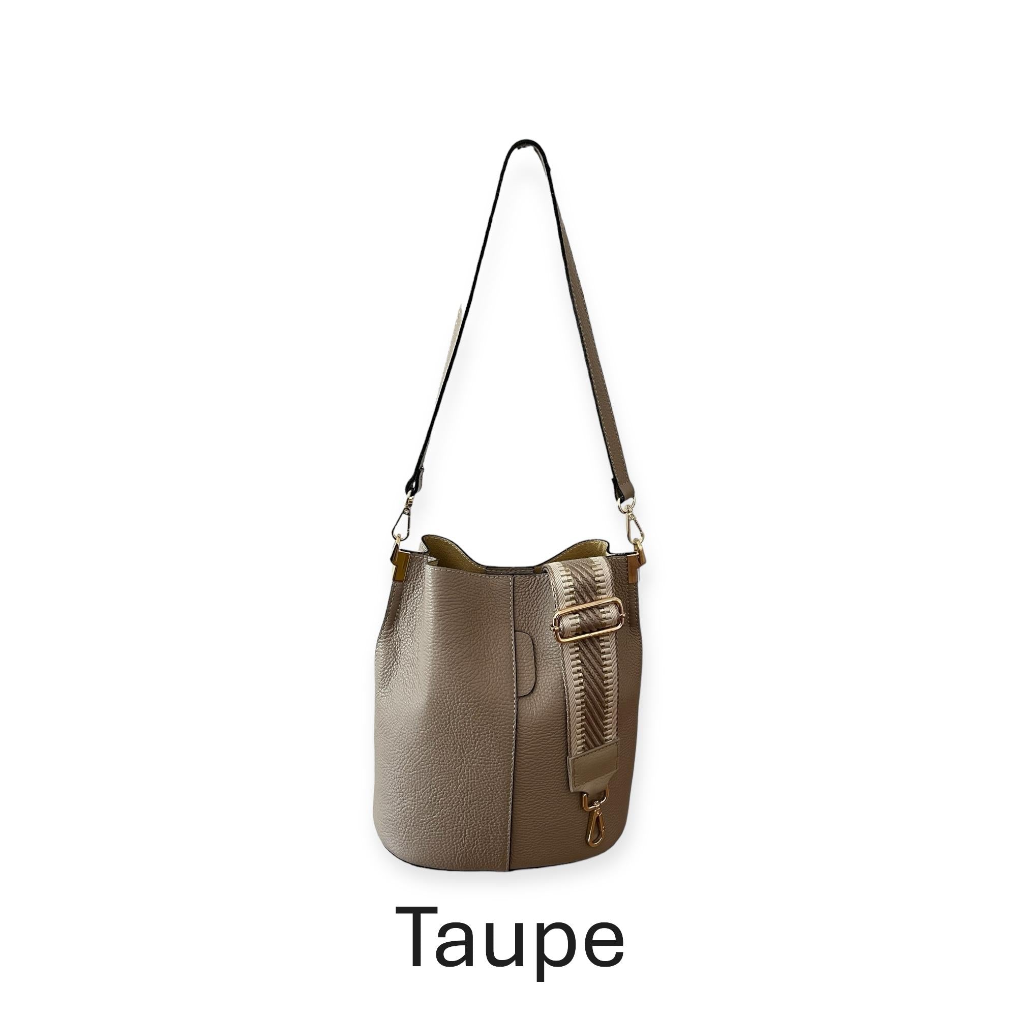 Monique, the casual bucket bag with various carrying options